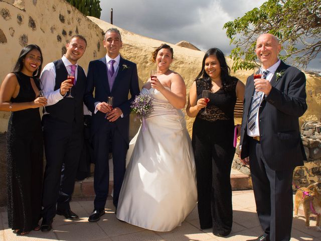La boda de Juan y Laura en Telde, Las Palmas 1