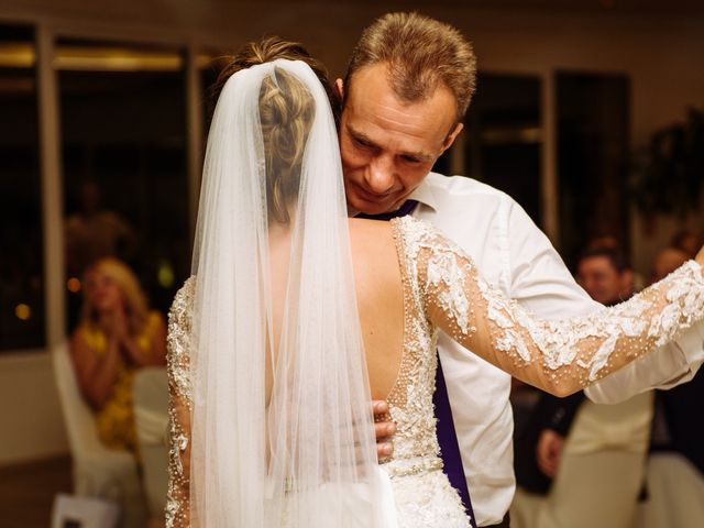 La boda de Alex y Hanna en Sant Vicenç De Montalt, Barcelona 89