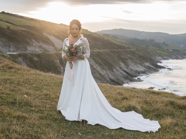 La boda de Cristhian y Oihane en Bilbao, Vizcaya 34