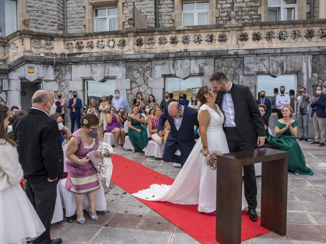 La boda de Ibai y Rosa en Santurtzi, Vizcaya 14