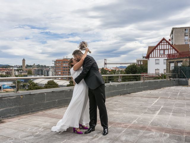 La boda de Ibai y Rosa en Santurtzi, Vizcaya 22