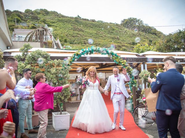 La boda de Mónica y Manuel en Arteixo, A Coruña 15