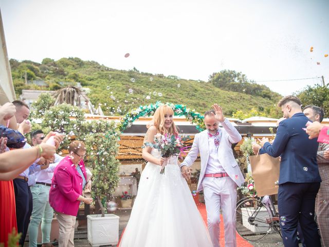 La boda de Mónica y Manuel en Arteixo, A Coruña 16