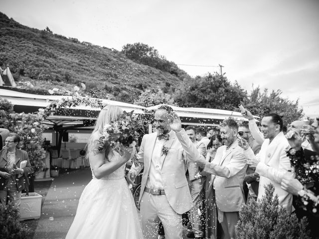 La boda de Mónica y Manuel en Arteixo, A Coruña 17