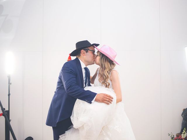 La boda de Jonathan y Rocío en Villafranca De Los Barros, Badajoz 74