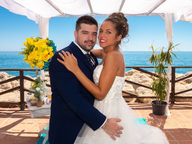 La boda de Paola y Juanmi en Benajarafe, Málaga 14