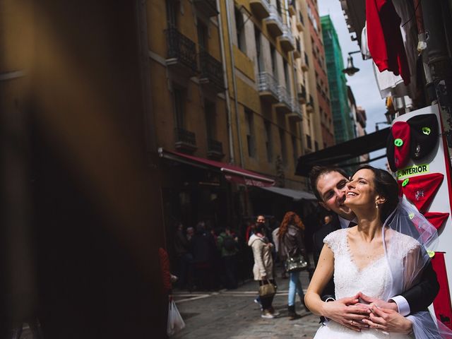 La boda de Santi y MºJose en Pamplona, Navarra 28