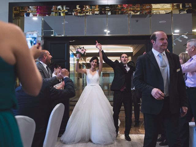 La boda de Santi y MºJose en Pamplona, Navarra 33