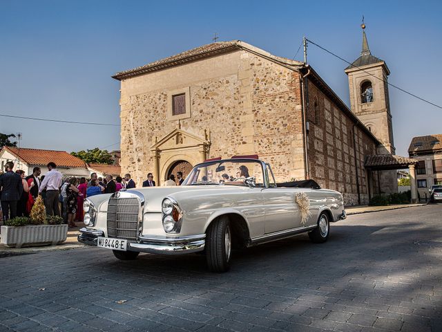 La boda de David y Rosa en Talamanca Del Jarama, Madrid 38