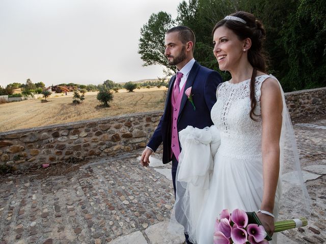 La boda de David y Rosa en Talamanca Del Jarama, Madrid 53
