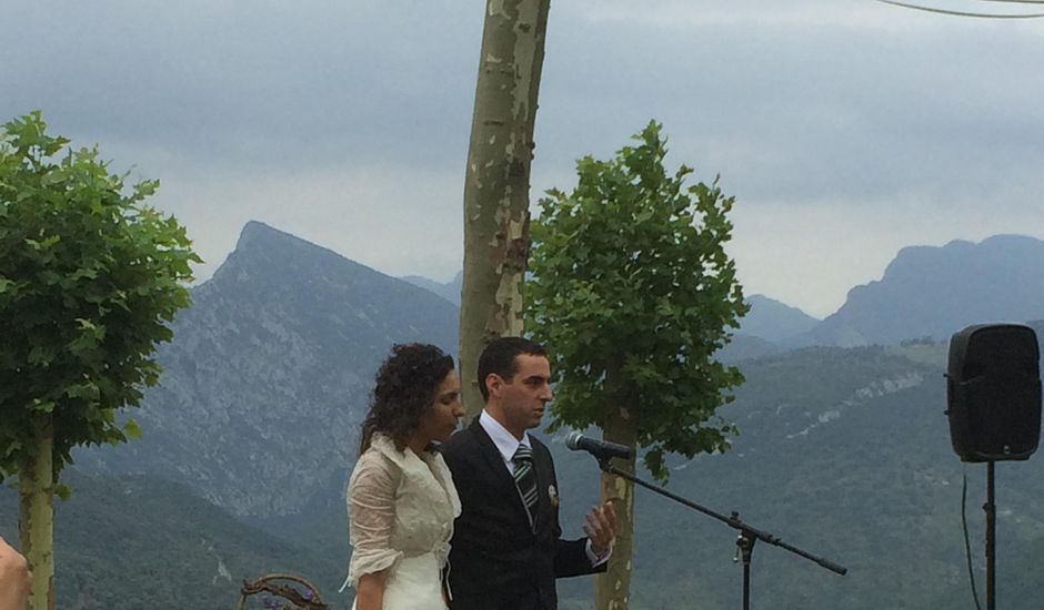 La boda de Lu y Jo en Oix, Girona