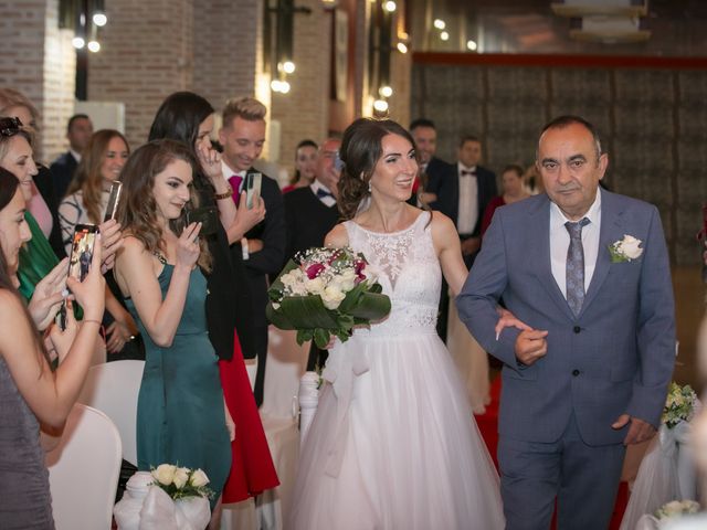La boda de Zoli y Carmen en Loeches, Madrid 15