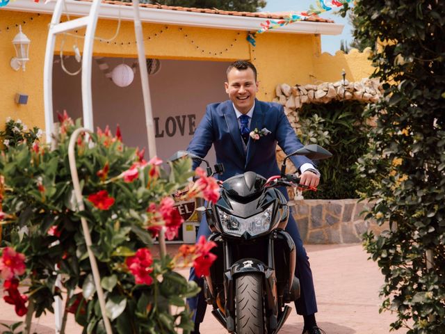 La boda de Rubén y Sandra en L&apos; Alfàs Del Pi, Alicante 27