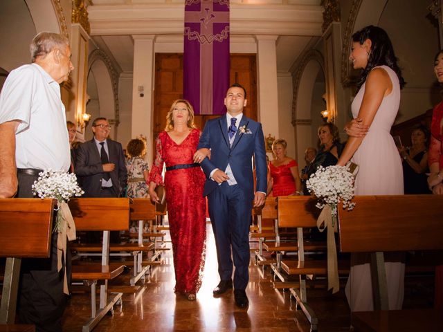 La boda de Rubén y Sandra en L&apos; Alfàs Del Pi, Alicante 30