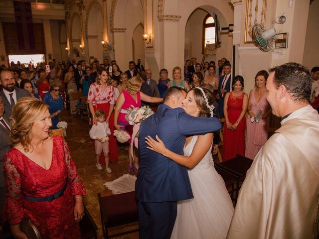 La boda de Rubén y Sandra en L&apos; Alfàs Del Pi, Alicante 36