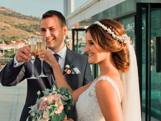 La boda de Rubén y Sandra en L&apos; Alfàs Del Pi, Alicante 61