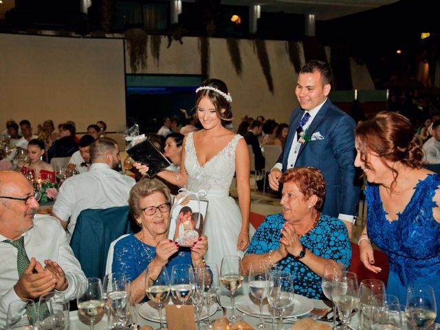 La boda de Rubén y Sandra en L&apos; Alfàs Del Pi, Alicante 66