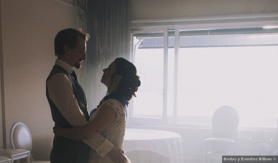 La boda de Max y Sara en Getxo, Vizcaya