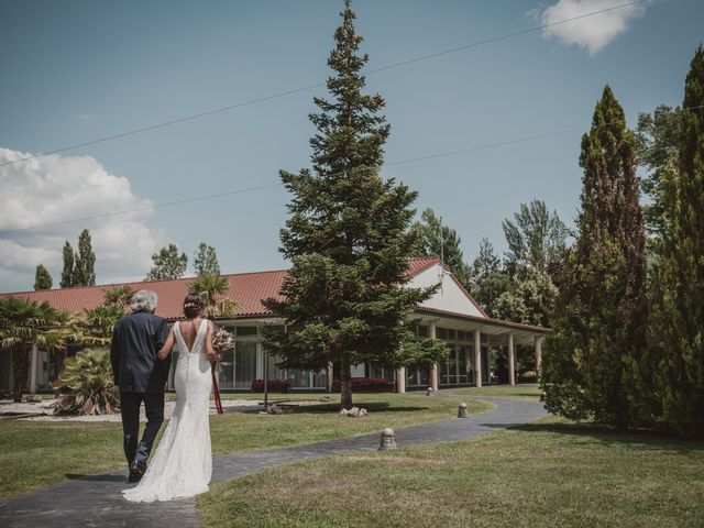 La boda de Santiago y Ariadna en Azadinos, León 12