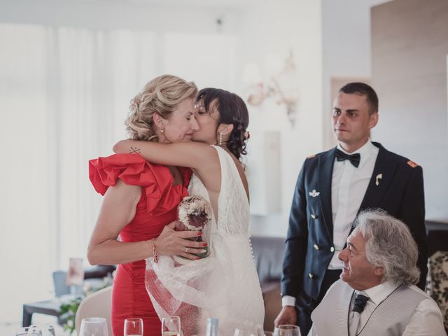 La boda de Santiago y Ariadna en Azadinos, León 36