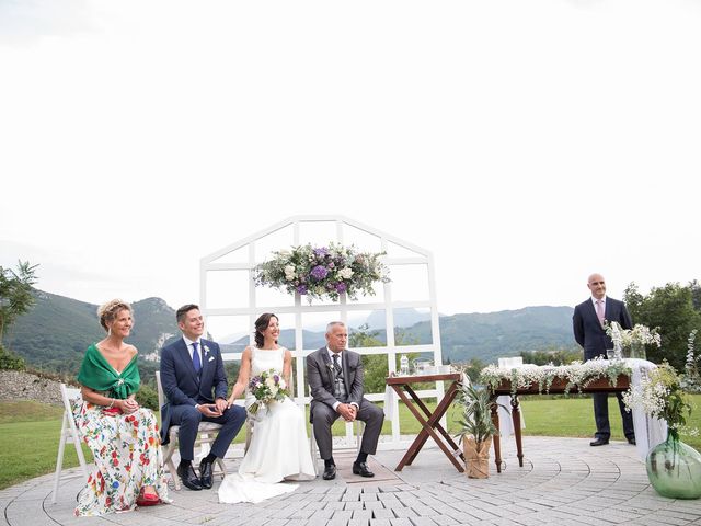 La boda de Emilio y Cristina en Oviedo, Asturias 32