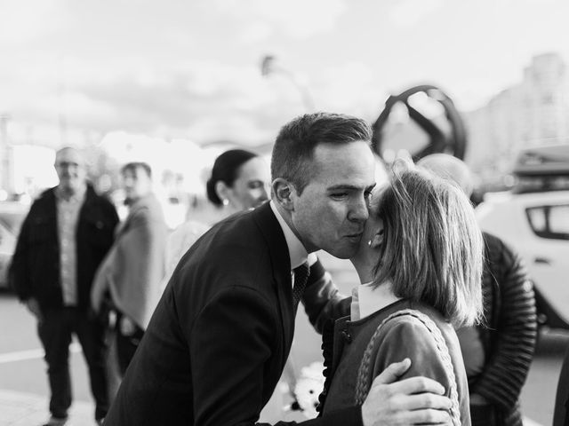 La boda de Oscar y Nerea en Bilbao, Vizcaya 44