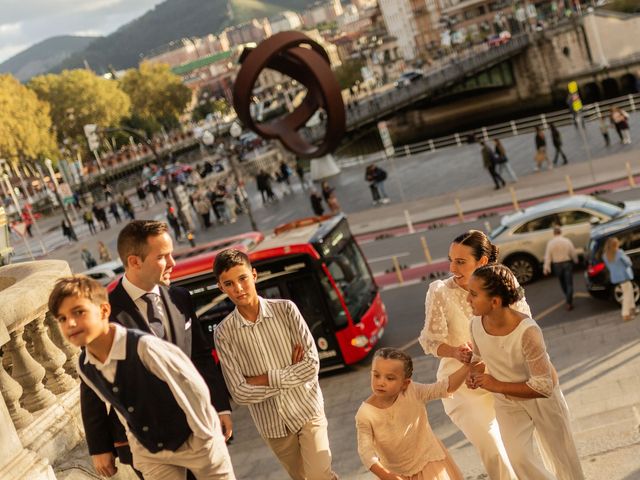 La boda de Oscar y Nerea en Bilbao, Vizcaya 57