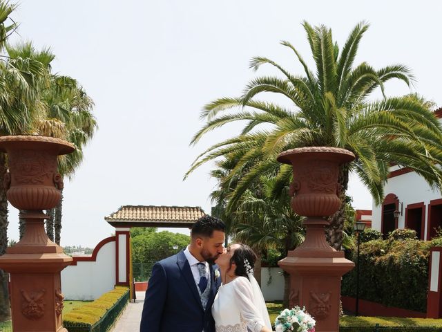 La boda de Mª José y Luis Miguel en Sevilla, Sevilla 23