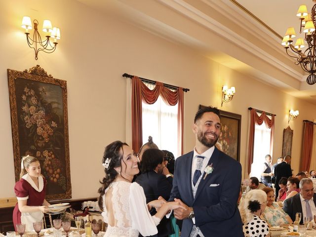 La boda de Mª José y Luis Miguel en Sevilla, Sevilla 33