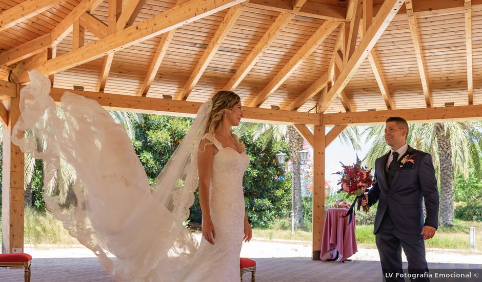 La boda de Joaquín y Raquel en La Pobla De Farnals, Valencia