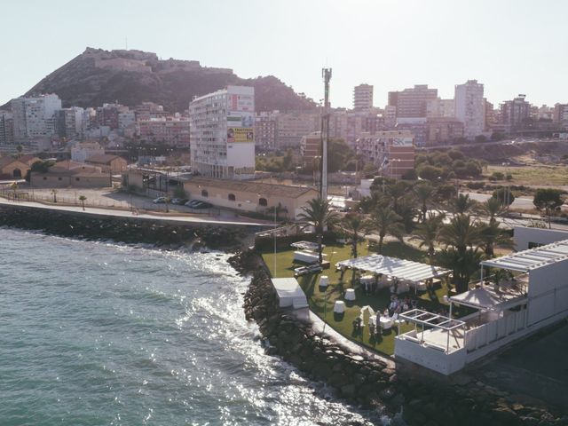 La boda de Víctor y Emese en Alacant/alicante, Alicante 1