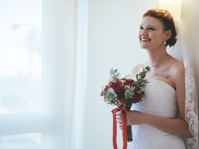 La boda de Víctor y Emese en Alacant/alicante, Alicante 13