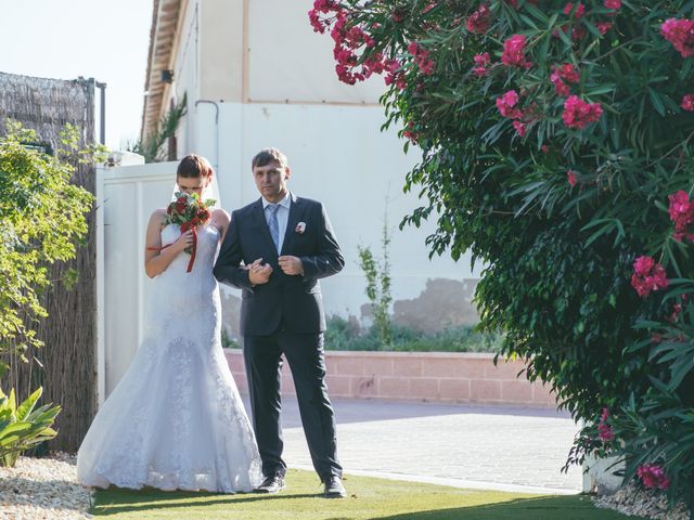 La boda de Víctor y Emese en Alacant/alicante, Alicante 25