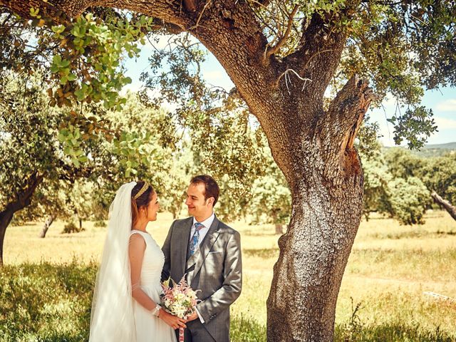 La boda de Carlos y Nuria en Burguillos Del Cerro, Badajoz 28