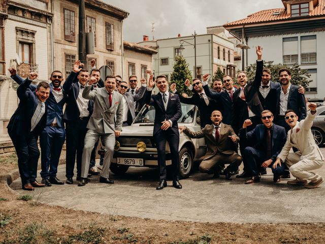 La boda de Mario y Mireia en Pola De Siero, Asturias 36