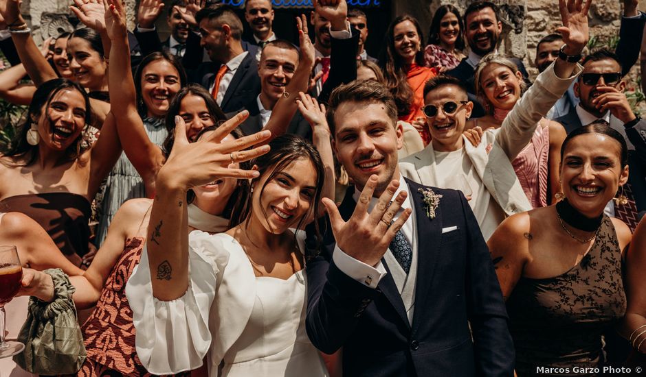 La boda de Mario y Mireia en Pola De Siero, Asturias
