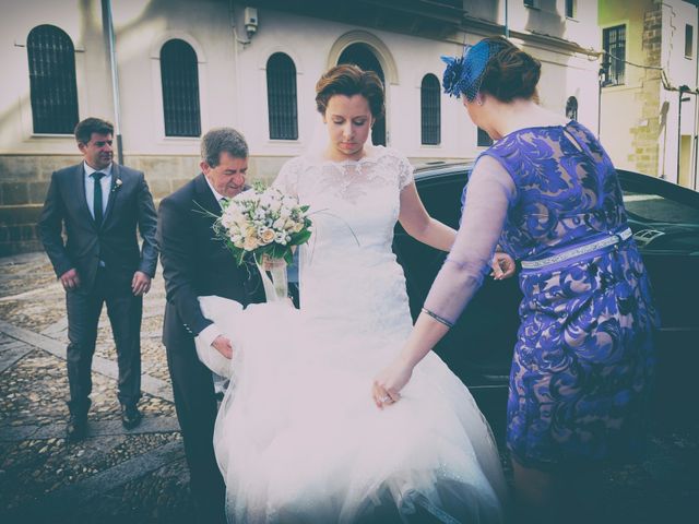 La boda de Jesús y Fuencis en Plasencia, Cáceres 13