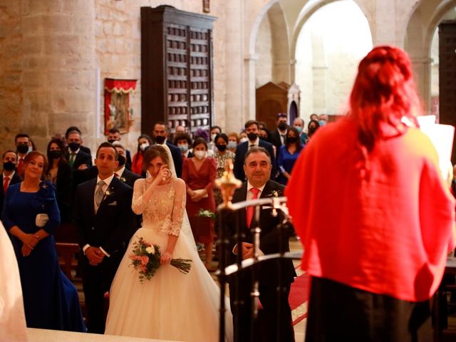 La boda de Emilio y Lorena en Mucientes, Valladolid 9