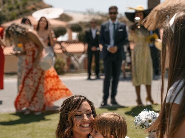 La boda de Miguel y Nuria en Rincon De La Victoria, Málaga 24