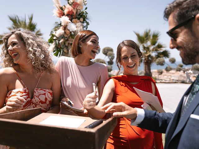 La boda de Miguel y Nuria en Rincon De La Victoria, Málaga 28