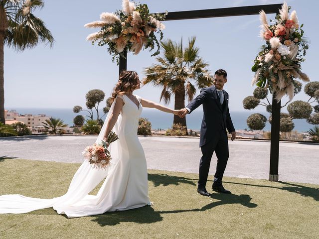 La boda de Miguel y Nuria en Rincon De La Victoria, Málaga 29