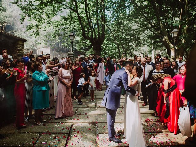 La boda de Miguel y Maria en Oleiros, A Coruña 27