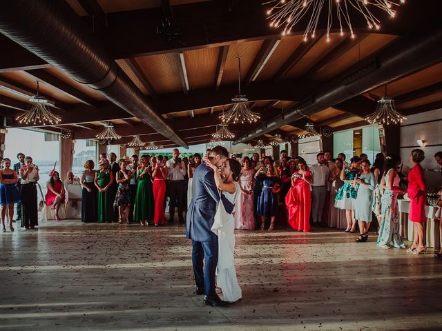 La boda de Miguel y Maria en Oleiros, A Coruña 60