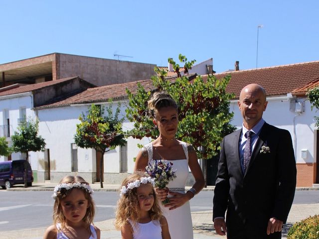 La boda de David y Gadea en Valverde Del Camino, Huelva 13