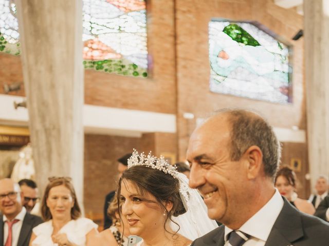 La boda de Alfonso y Alicia en Los Barrios, Cádiz 13