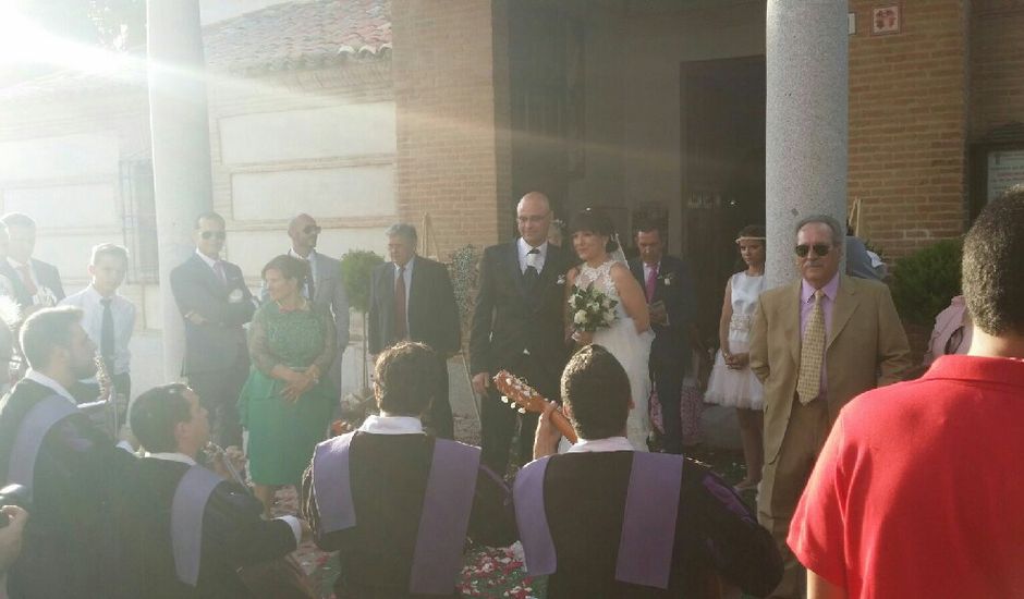 La boda de Jose y Vanesa en Casarrubuelos, Madrid