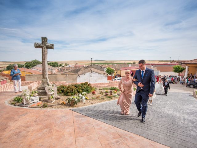 La boda de Carlos y Lorena en Pozal De Gallinas, Valladolid 13