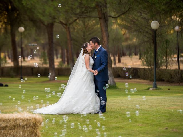 La boda de Carlos y Lorena en Pozal De Gallinas, Valladolid 41