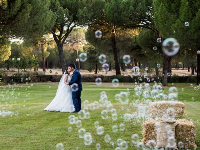 La boda de Carlos y Lorena en Pozal De Gallinas, Valladolid 42