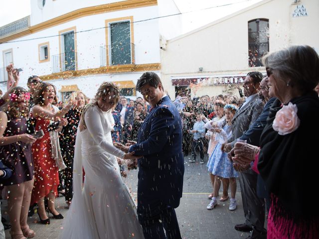 La boda de Andrés y Beatriz en Villaverde Del Rio, Sevilla 37